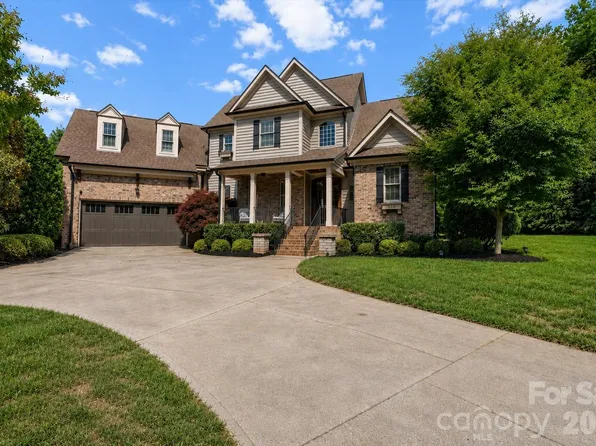 310 Sundown Rd, Mooresville, NC 28117