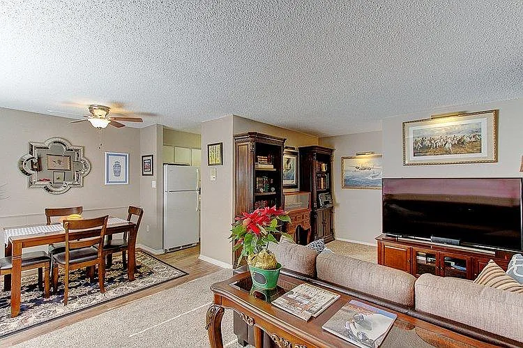 5579 S Windermere St — Photo 5