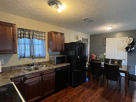 3rd image of 1191 Rosella Dr