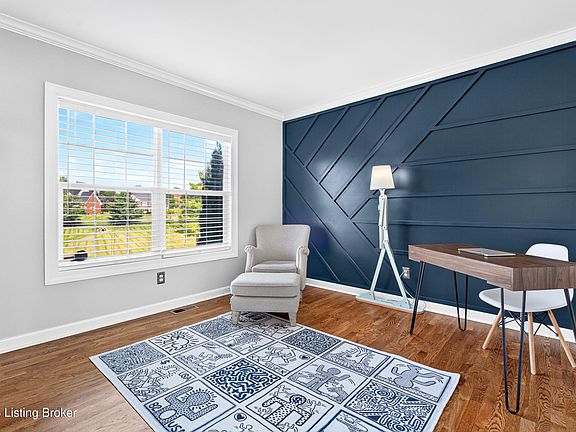 5th image of 810 Abingdon Cir