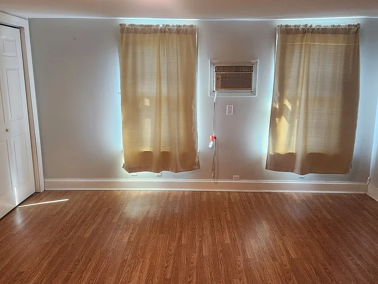 317 E Weidman St — Photo 18