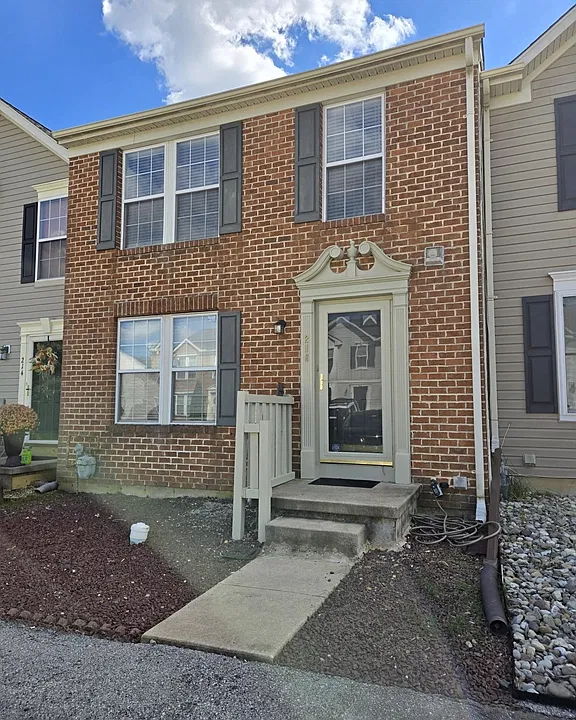 216 Barrett Run Pl