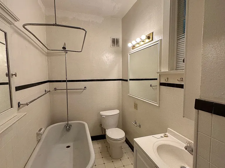 11-1230 W Sprague Ave — Photo 5