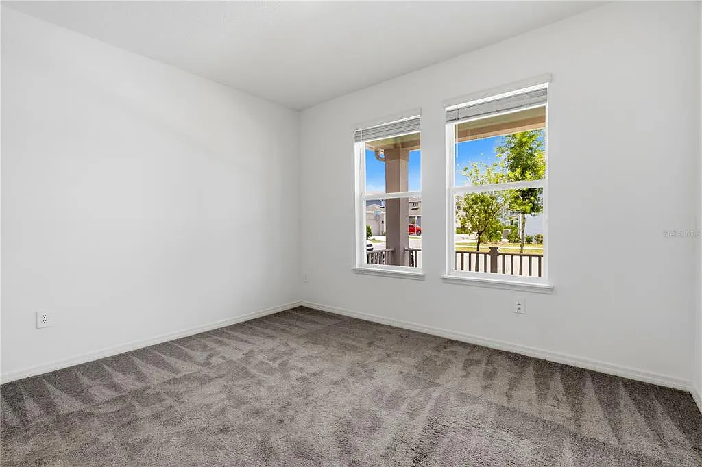 4 bed, 3.5 bath, 2322 sqft, $3,200 — Photo 4