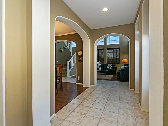 3rd image of 672 Feather Dr