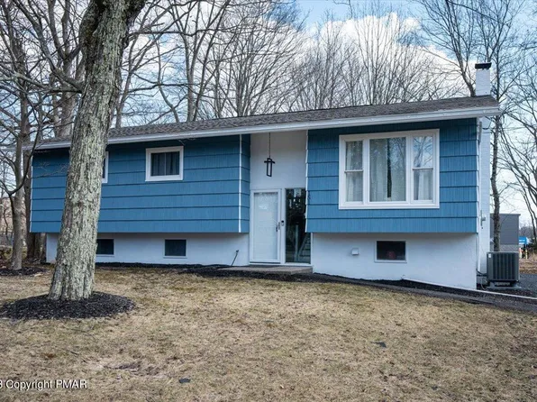 151 Summit Ave, Pocono Summit, PA 18346