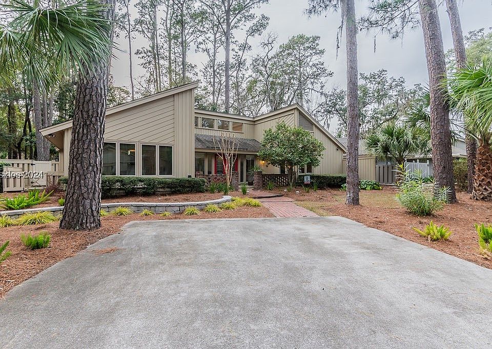 1st image of 9 Columbine Ln
