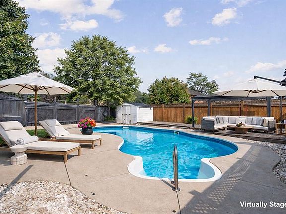 4th image of 211 Rosedale Ave