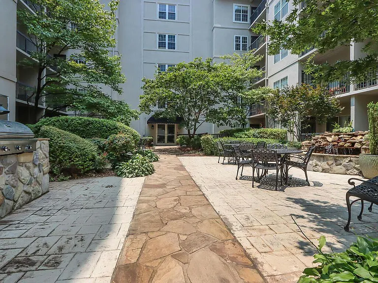 1074 Peachtree Walk NE #B222 — Photo 14