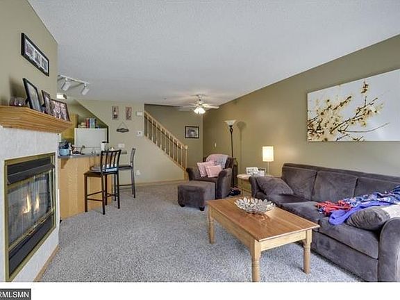 Living Room w/gas burning fireplace