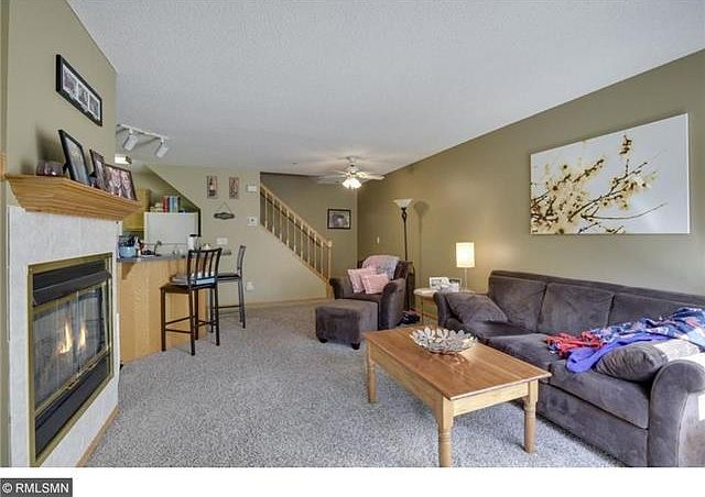 Living Room w/gas burning fireplace