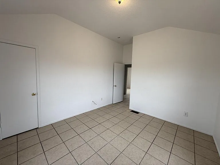 1210 Industrial Blvd #D — Photo 21