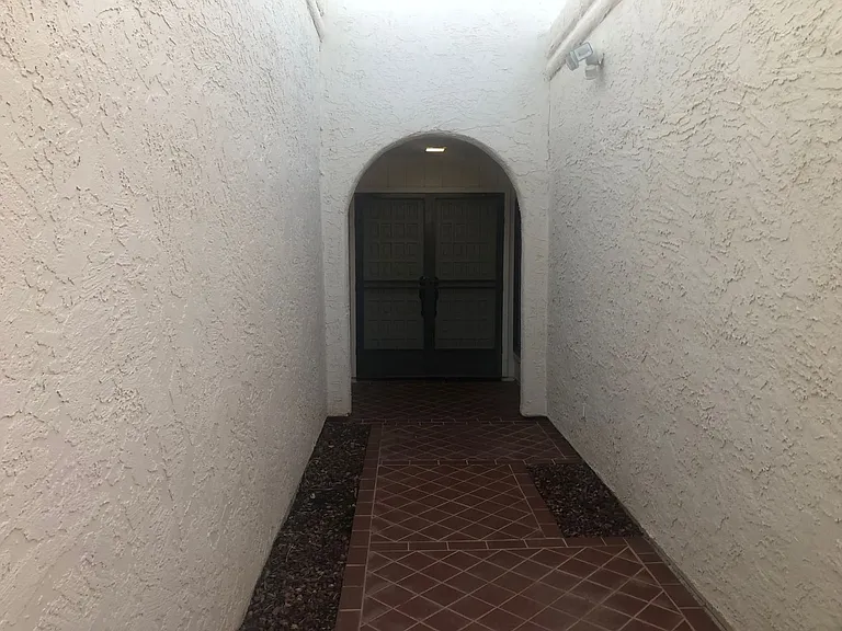 9554 E Fairway Blvd — Photo 2