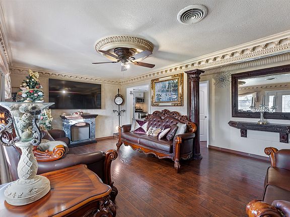 2nd image of 938 Gillham Rd