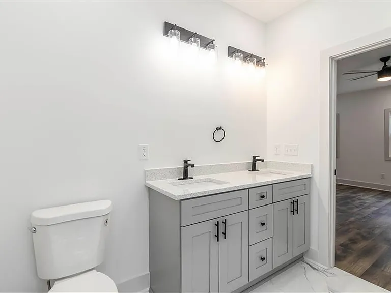 2884 Thompson Cir — Photo 30