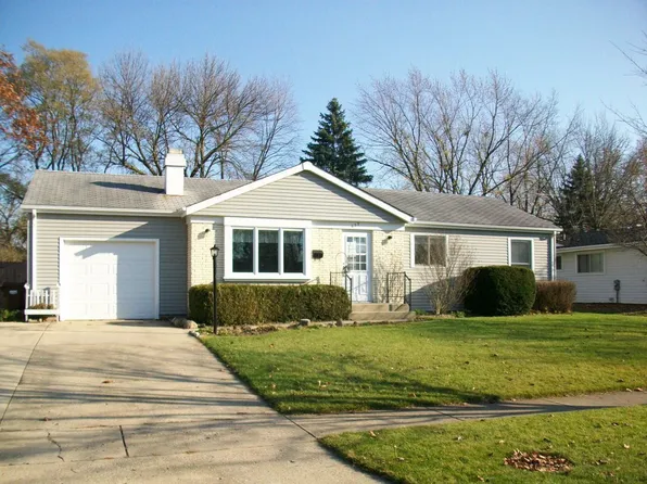 627 Sussex Ln, Crystal Lake, IL 60014
