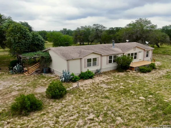 743 CR 785, Natalia, TX 78059