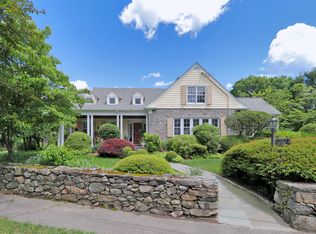 394 Wakeman Rd, Fairfield, CT 06824