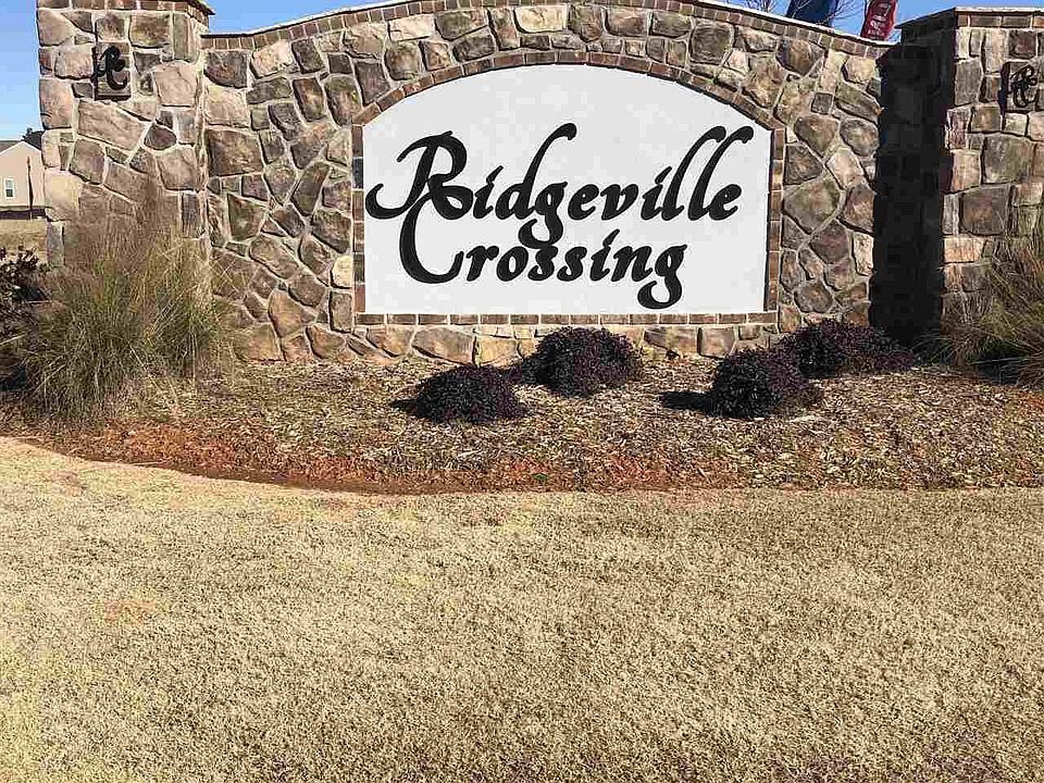 2nd image of 570 Ridgeville Crossing Dr