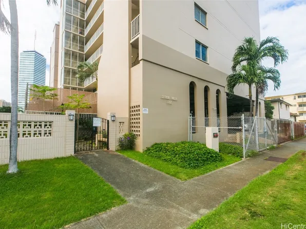 1717 Citron St APT 702, Honolulu, HI 96826