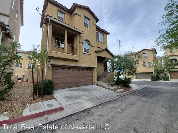 3rd image of 1221 Sand Castle Ave