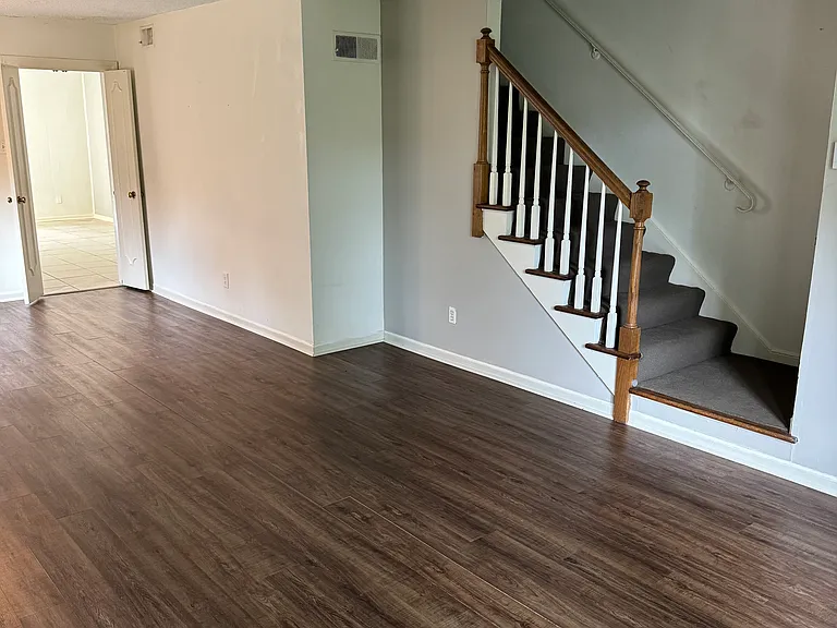 1505 Eastmoreland Ave — Photo 12