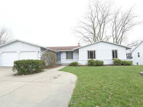 4th image of 3900 Camelot Dr SE