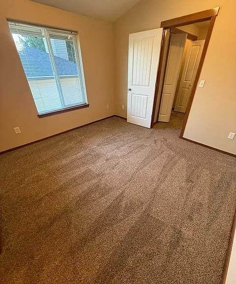 4 SW Boundary St #3 — Photo 11