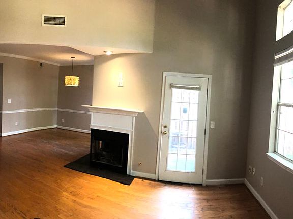 3rd image of 62 Richmond St SE