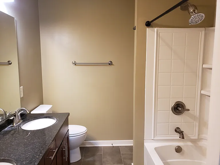 510 E 9th St #203 — Photo 11
