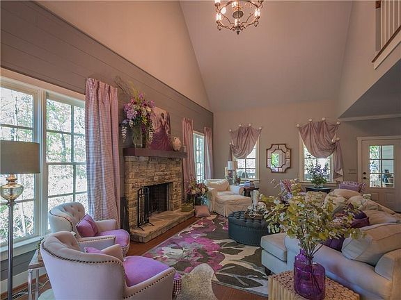 3rd image of 99 Cotton Wood Cir