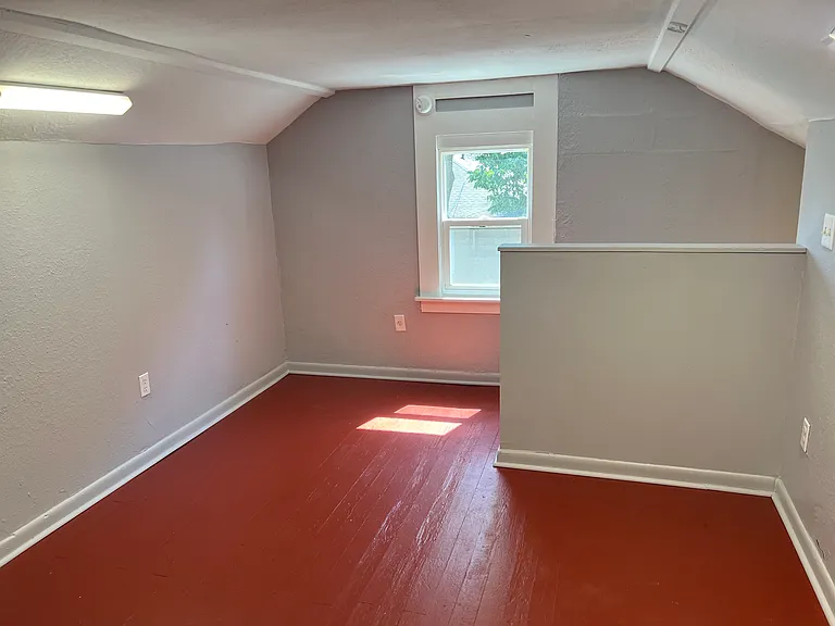 1305 S Belmont Ave — Photo 13