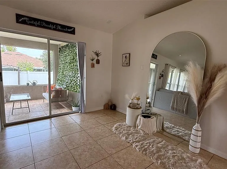 1381 Fallwood Dr — Photo 16