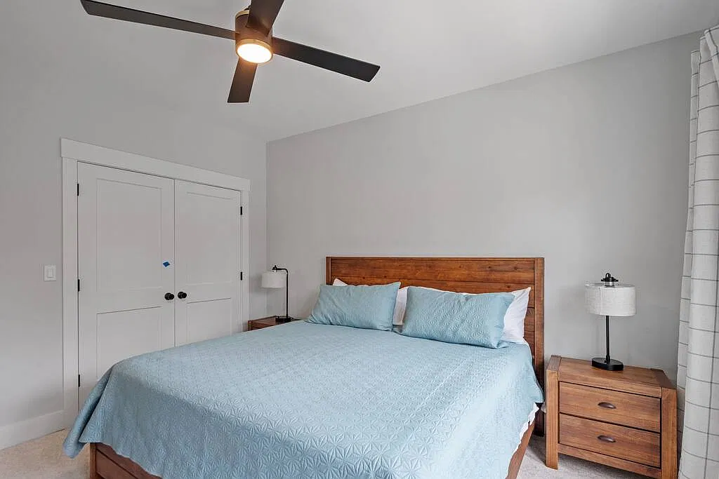 142 Henry St — Photo 3