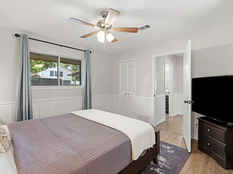 412 E Northgate Dr — Photo 24