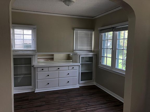 3rd image of 487 E Kingsley Ave
