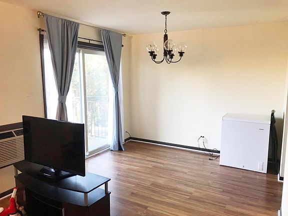 3rd image of 5406 S Harper Ave APT 402