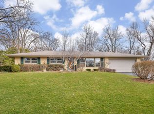 38W416 Bonnie Ct, St Charles, IL 60175