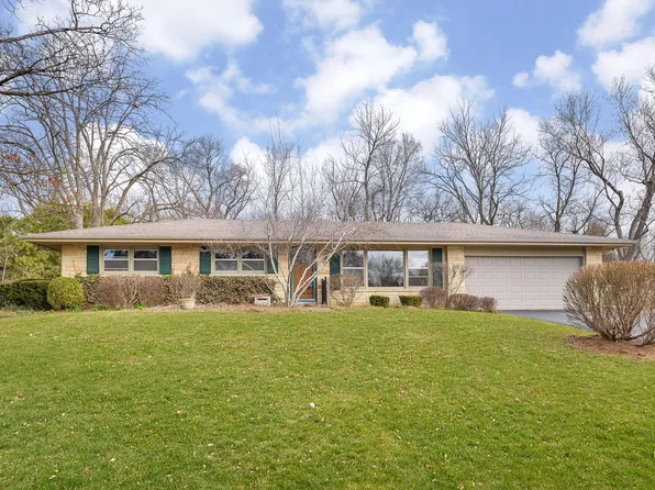 38W416 Bonnie Ct, St Charles, IL 60175