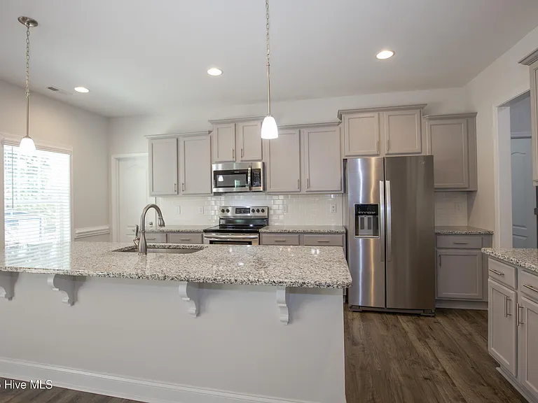 660 Avenue Of The Carolinas — Photo 30