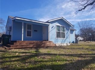 405 S Riley St, Hearne, TX 77859