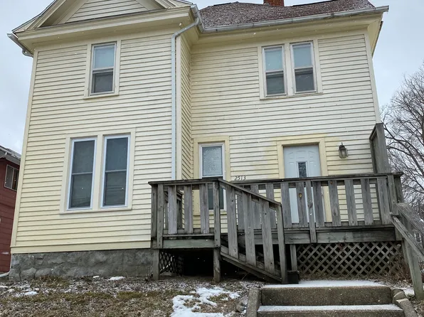 2513 Walnut St, Cedar Falls, IA 50613