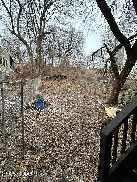 5th image of 111 Grand Street