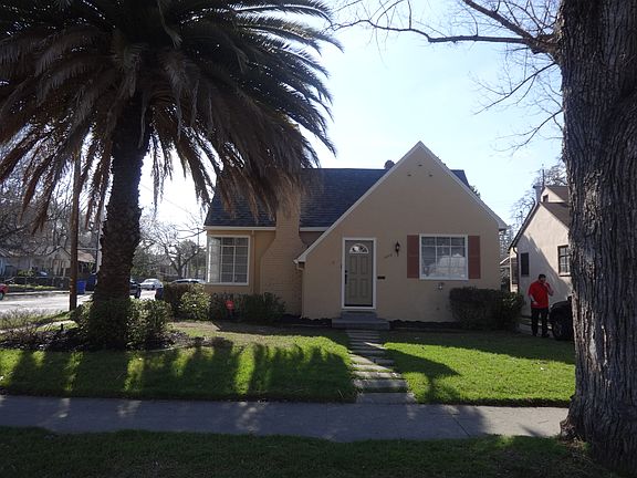3rd image of 3272 10th Ave