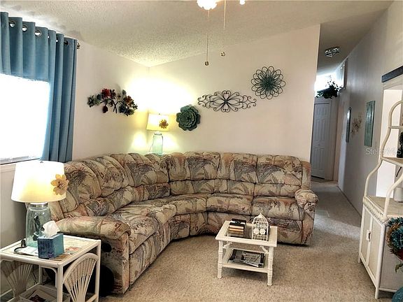 3rd image of 26 Fairview Ct