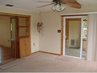 3rd image of 409 Skylark Blvd