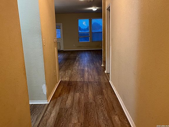 4th image of 423 Rustic Willow