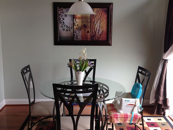 Eat in area