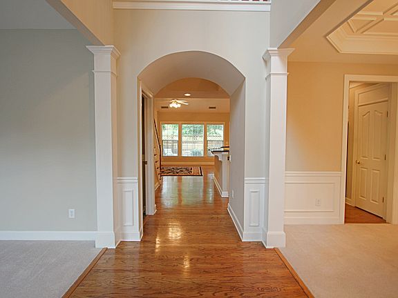 4th image of 718 Treverton Dr