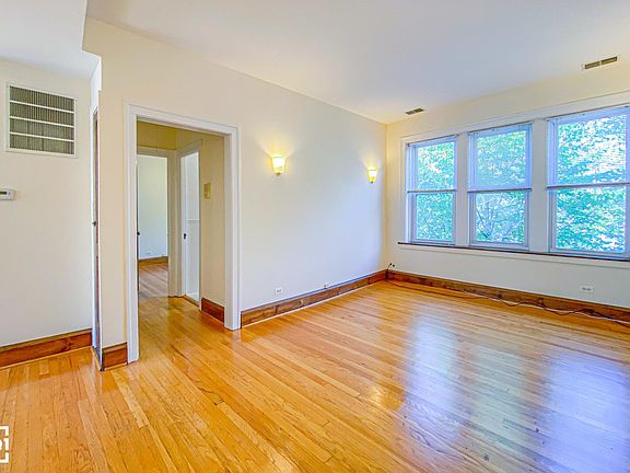 2nd image of 3253 W Barry Ave #3